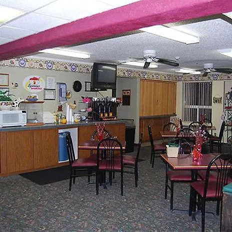 Americas Value Hotel 4*