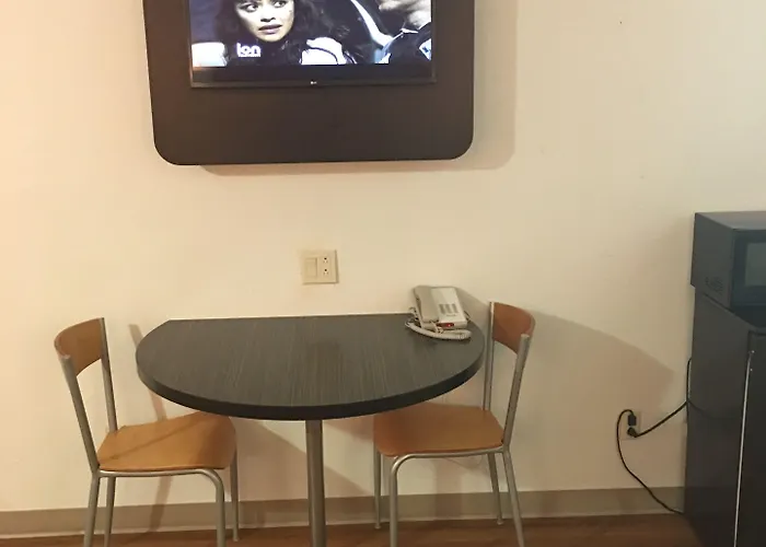 Americas Value Hotel 4*