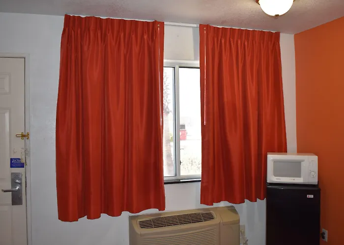 Americas Value Hotel 4*